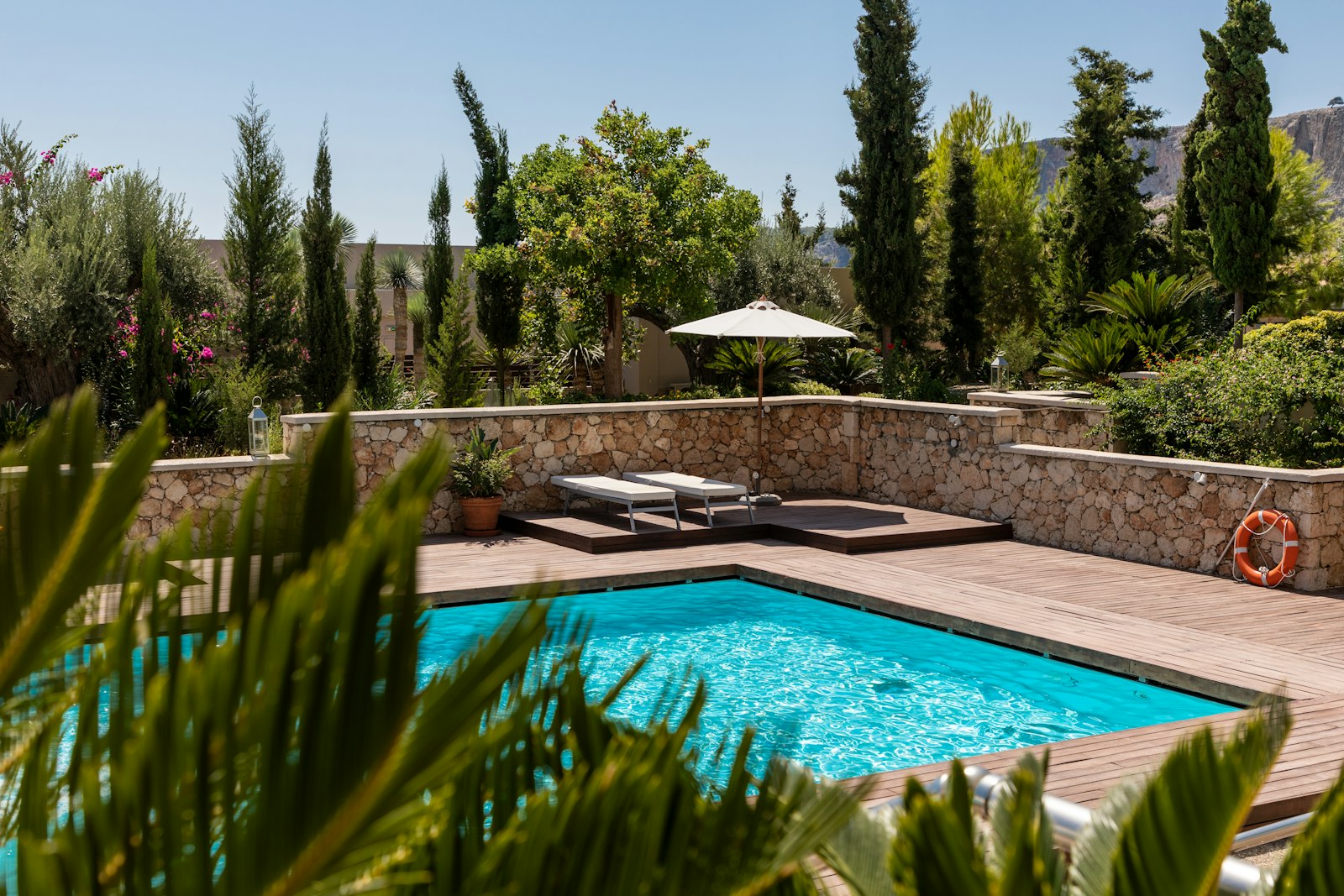 Reign Pools — Custom Pool Builder in Visalia
